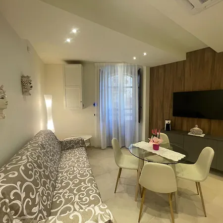 Central Apartment Taormina アパート タオルミーナ